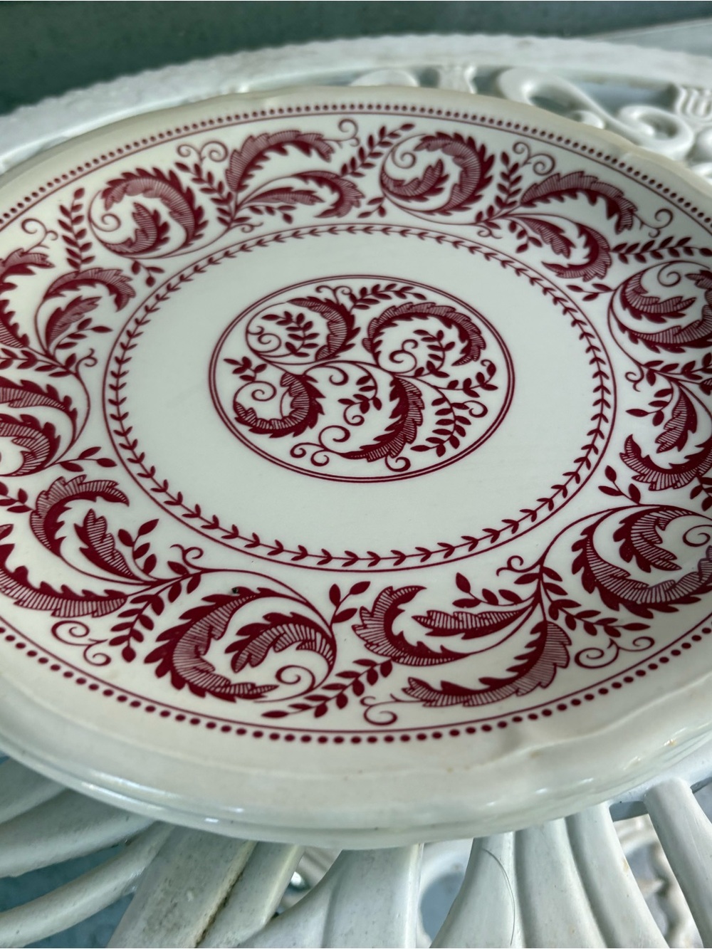 6 pcs Red Filigree Ceramic Dinner Plate - Elegant Floral Pattern